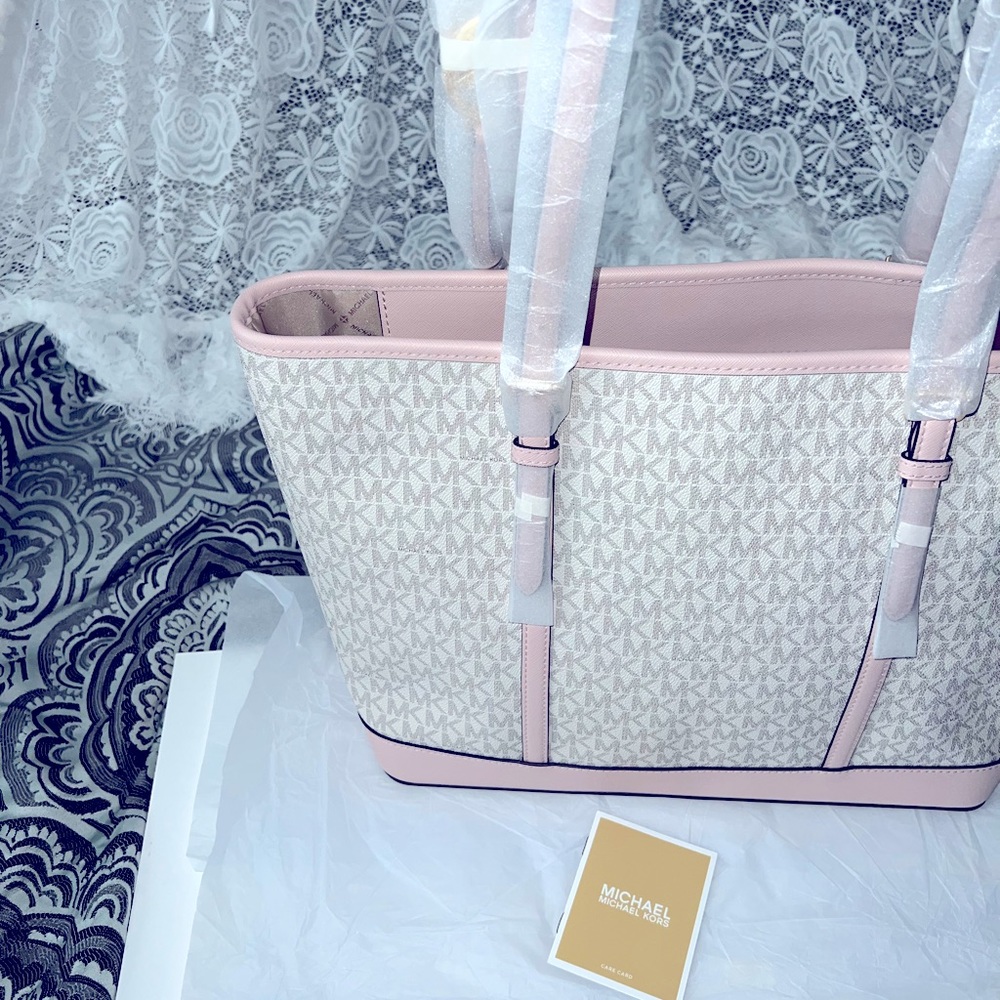 Authentic Michael Kors ๐ - Picture 2 of 3